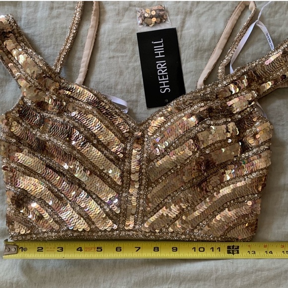 SHERRI HILL GOLD SEQUIN DRESS - Picture 4 of 9